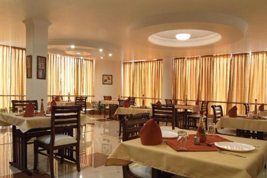 Polo Regency Hotel Sundarnagar Buitenkant foto